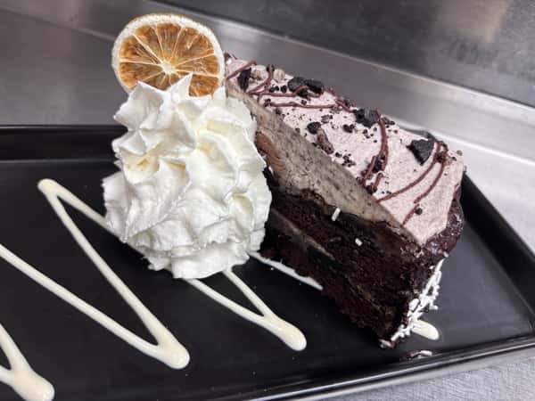 Cookies & Cream Cake