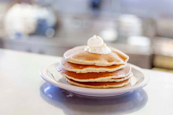 short-stack-of-buttermilk-pancakes-banquet-menu-millbrae-pancake