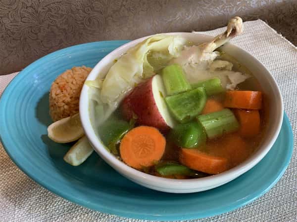 Caldo de Pollo