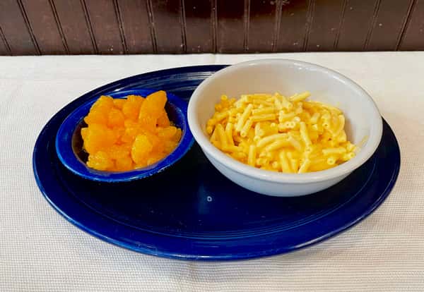 Mac & Cheese w/sliced orange mandarins