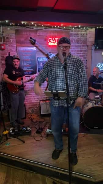 TIN SANDWICH crushing it.
#livemusic
#saturdaynight
#newcanaanct