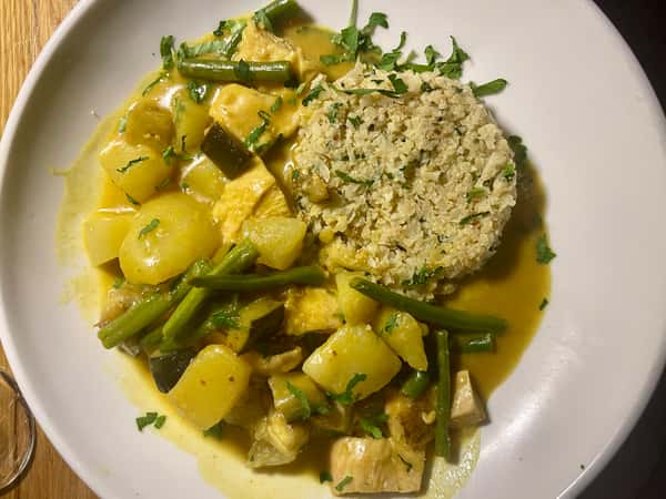 CHICKEN CURRY