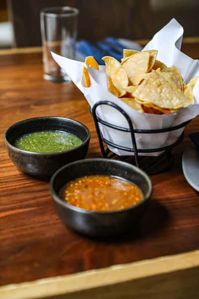 Pair salsa