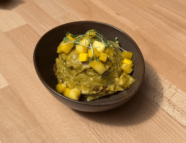 Mango guacamole