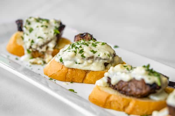 steak crostini
