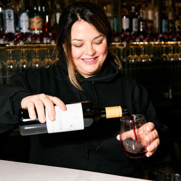 Regulars love Sundays with Samantha at the bar