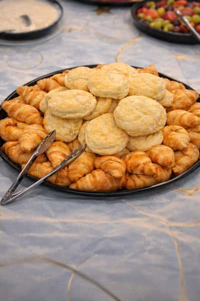 12 Buttermilk Biscuits
