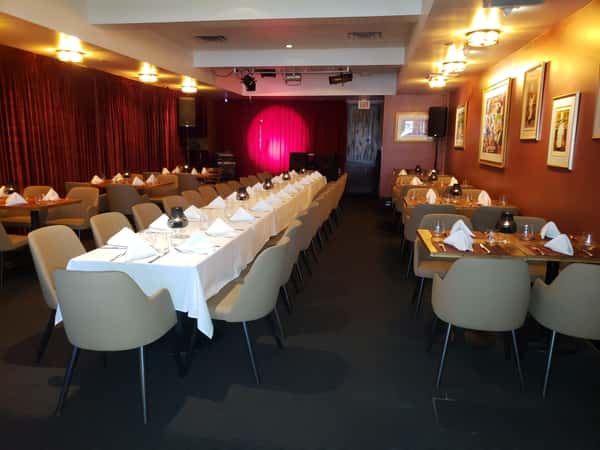 Jojo's Hideaway for 20