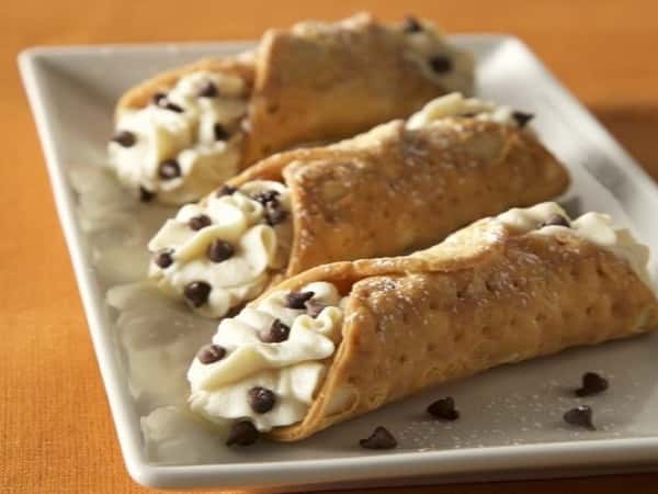3 Mama Kitty's Mini Cannolis