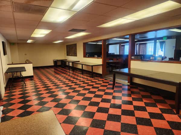 Parallel Baquet Rooms