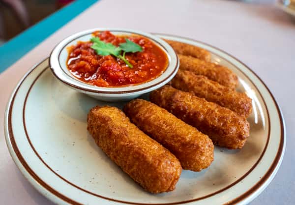 Mozzarella Sticks (6)