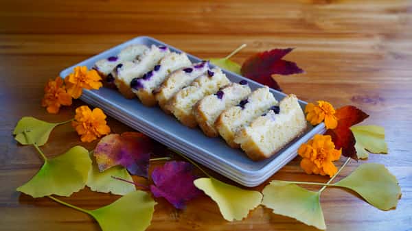 Blueberry Cream cheese coffee cake (serves 8-10)