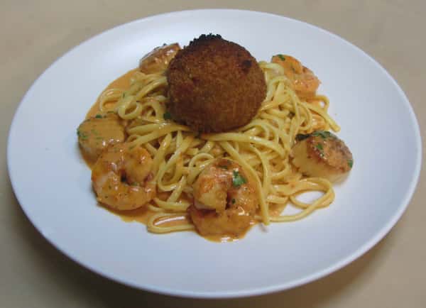 crab cake seafood pasta