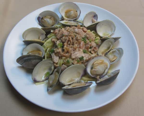 clams and lingiuni