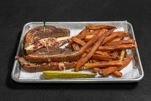 Johnnie's Reuben