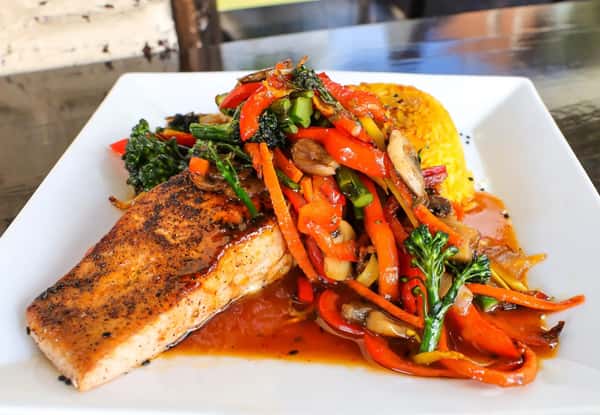 Mixed meat and vegetable meal