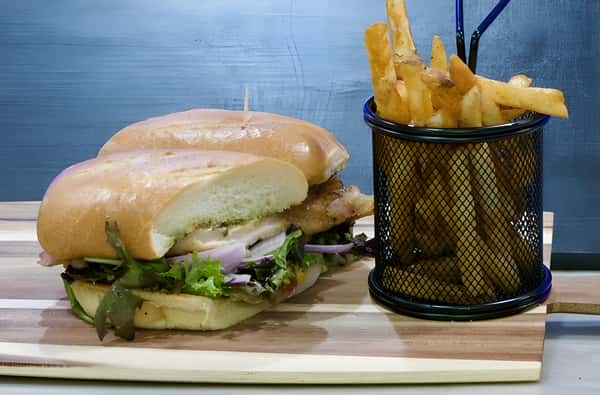 Sandwich with friesw