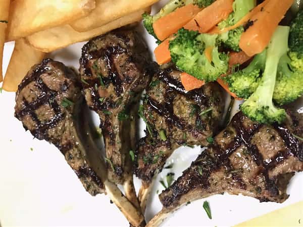 lamb chops with veggies on the side