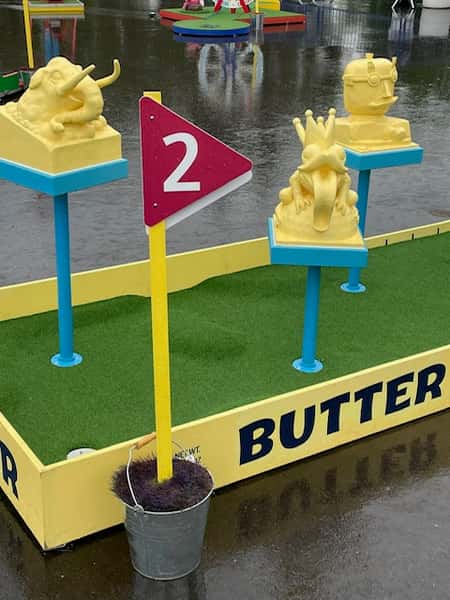mini golf rental
