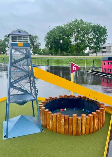 mini golf rental