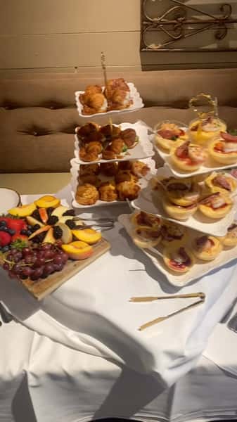 Make your next special occasion unforgettable with a tea party with us at Murphy’s! From bridal showers to baby showers, our tea parties are the prefect way to celebrate your favorite people over delicious bites, tea, and mimosas!