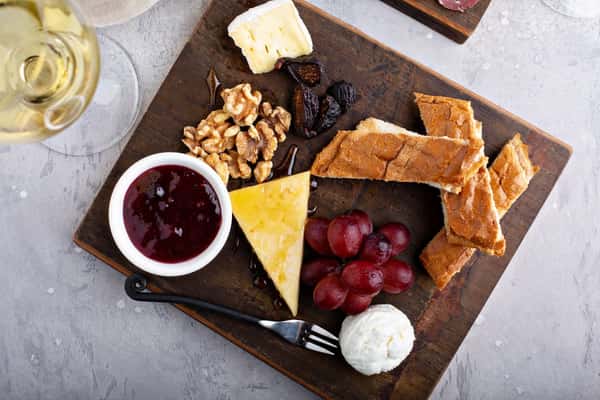 CHEESE BOARD