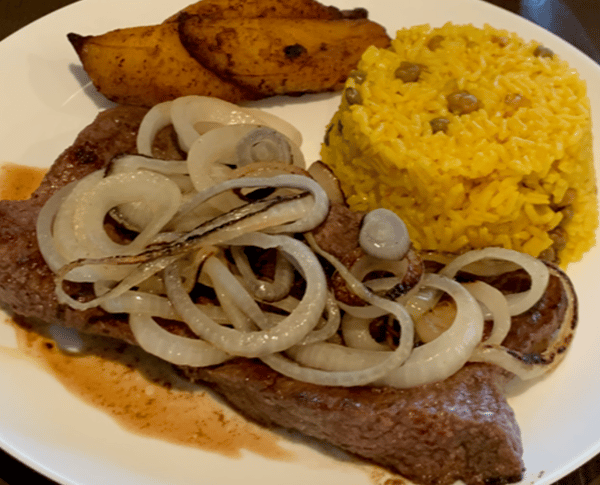 Bistek con Cebollas / Steak and Onions