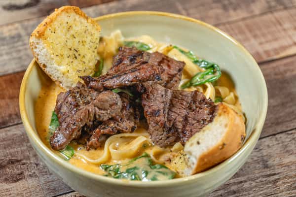 Large Tray of Chipotle Beef Tenderloin Pasta