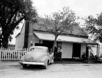 Vintage photo of the exterior of Spechts