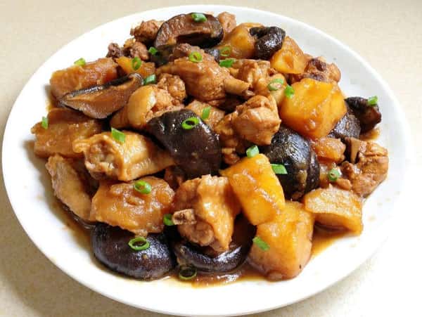 410. Chicken with Mushroom & Potato LB 香菇土豆鸡盒饭