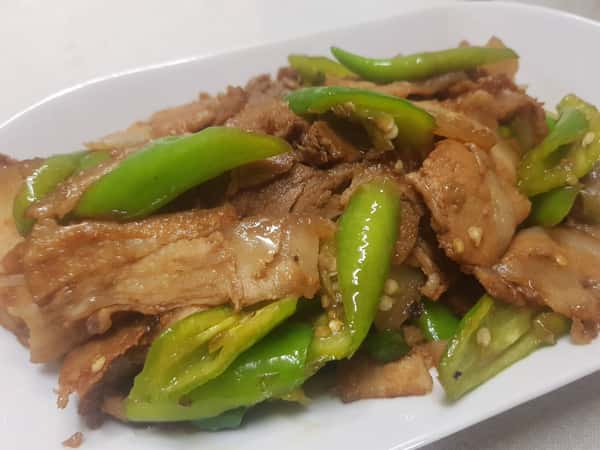 511. 【NEW】Sliced Pork with Green Chilli LB 尖椒小炒肉盒飯
