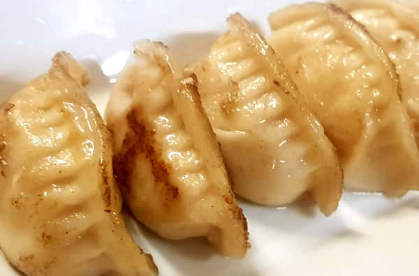 H. Grilled Dumplings (6) 煎饺