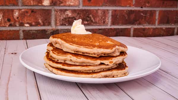 Multigrain wheat pancakes with a mixture of nuts for a nature vibe!