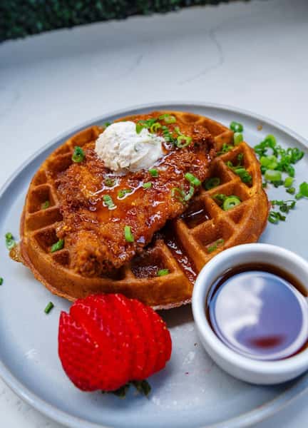HOT CHICKEN & WAFFLE PV