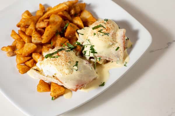 EGGS BENEDICT PV
