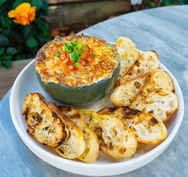 SPINACH AND ARTICHOKE DIP