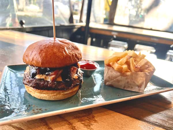Backyard BBQ Burger