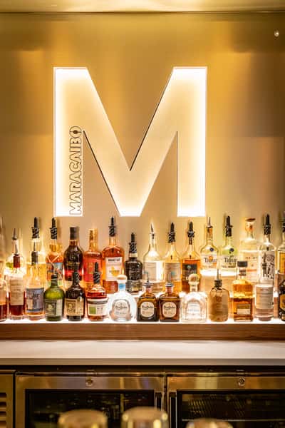 bar