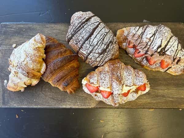 multiple varieties of fresh croissants