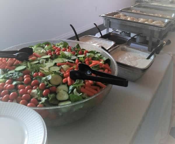 Traditional Tossed Salad with Cucumbers, Carrots, Tomatoes and Ranch