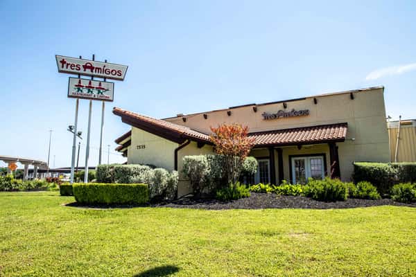 Contact Tres Amigos Restaurant & Cantina TexMex Restaurant in
