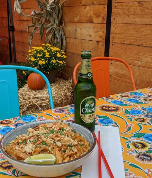 THAI NOODLES WITH BEER