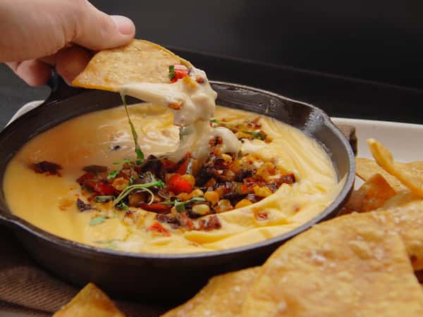 queso fundido scoop