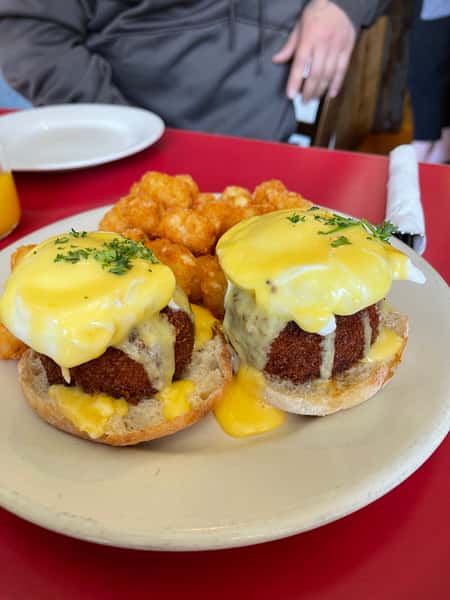 Crab Cake Eggs Benedict