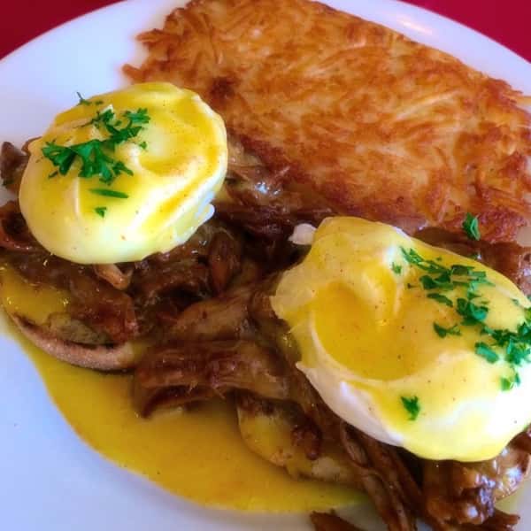 Pulled Pork Eggs Benedict