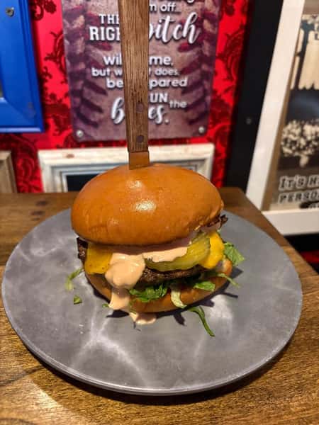 Classic Cheeseburger