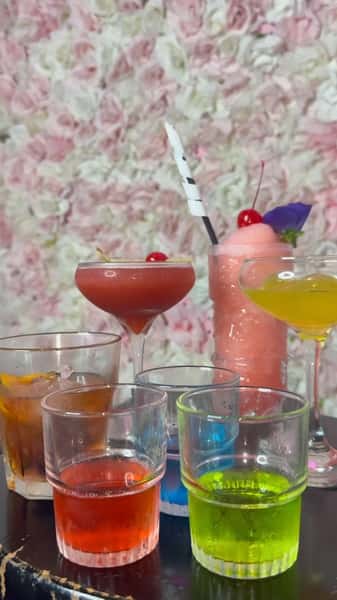 Love Island finale blues? Don’t worry. At Casa Lola, we still have your Love Island drinks to keep the energy going 🩷✨ And maybe, just maybe, a special guest on the way… 😉 #hoboken #thelola #cocktails #party #drinks #lolahoboken