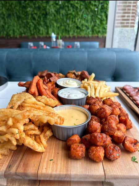 Brunch is calling!!! 🍳🥂
Secure your spot before Friday!! Dm us your reservation with the word “VIBES” and enjoy a free cocktail on arrival!! ✨🎉
Let’s brunch in style this weekend 🥳 #thelolahoboken #hobokeneats #brunch #badandboozy #bottomless #cocktails #party #hoboken #foodies