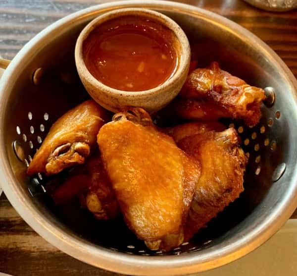 Peek Gai Tod Klua (crispy chicken wings)