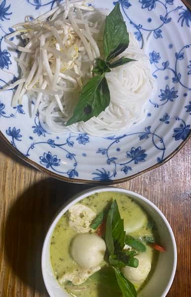 KANOM JEEN KIAW WAAN GAI (Green Curry Vermicelli Noodles)